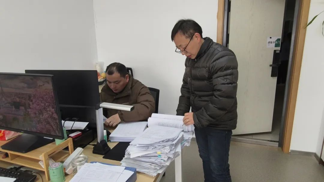 1743992735859252.jpg 1743992735859252.jpg